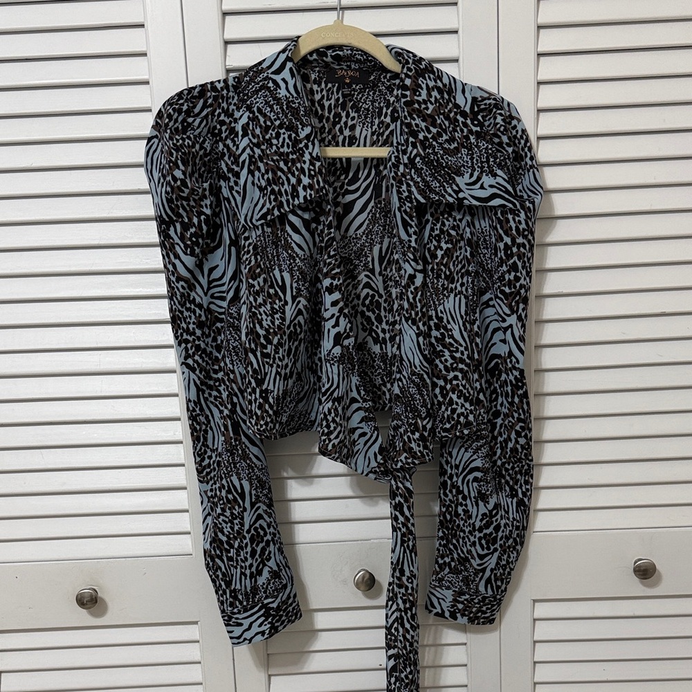 Stylish Black and Blue Animal Print Women's Crop Wrap Top